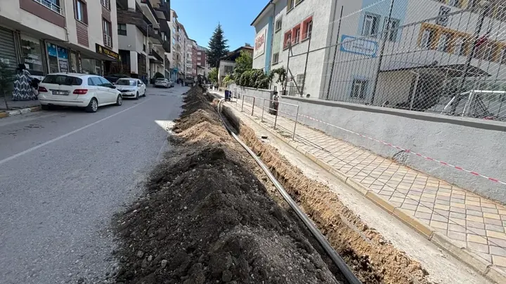10 MİLYONLUK LİRALIK YATIRIMIN, DAHA 10 SENESİNİ DOLDURMAYAN HATLARINDA TADİLAT ÇALIŞMASI