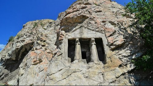 İskilip Kaya Mezarları
